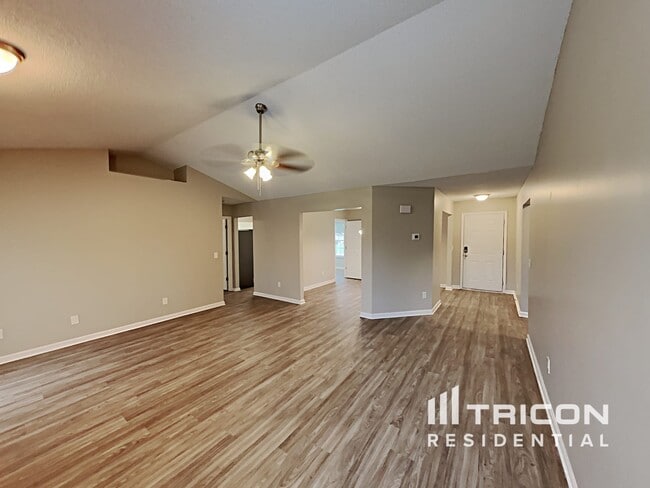 Building Photo - 1807 Bellwick Dr