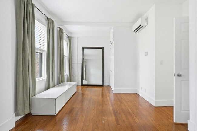 Building Photo - 191 Warren Ave