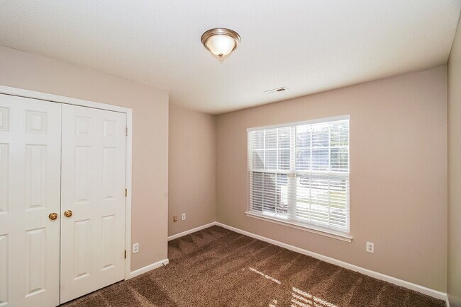 Building Photo - 1528 Moss Creek Dr