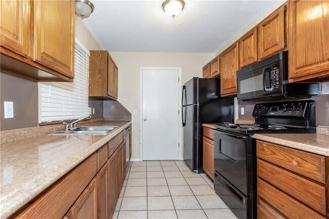 Building Photo - 9313 S Land Ave