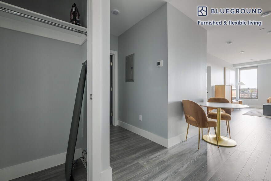 Building Photo - 365 Western Ave