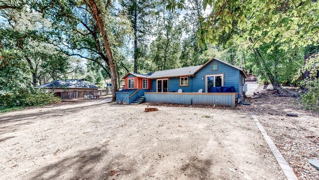 Building Photo - 1250 Bentley Dr