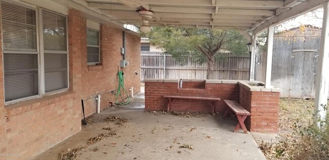 Building Photo - 5103 Mesa Cir
