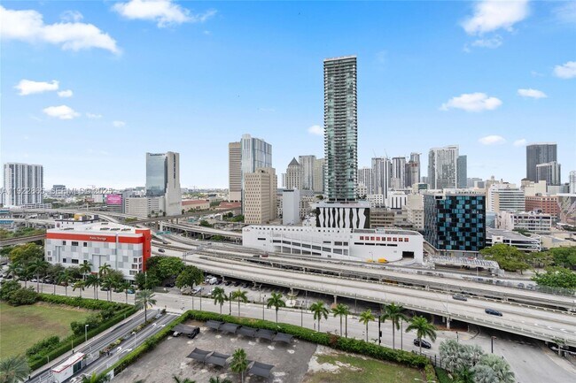 Building Photo - 350 S Miami Ave