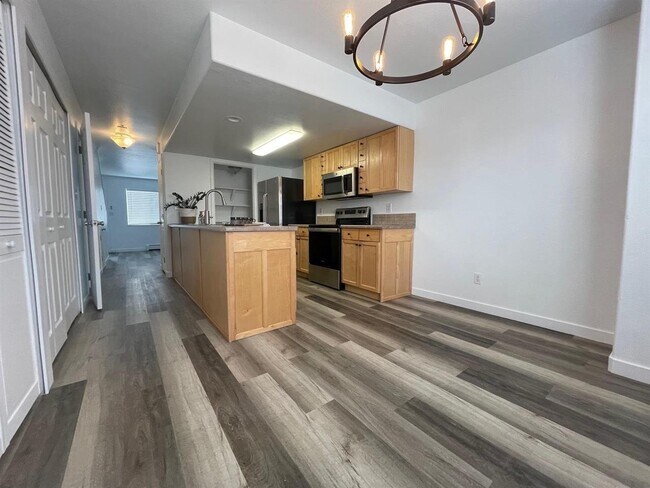 Building Photo - 254 Beacon Ct