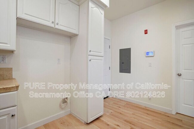 Building Photo - 8292 Crystal Walk Cir