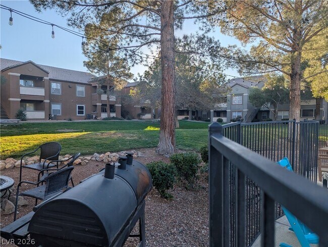 Building Photo - 555 E Silverado Ranch Blvd