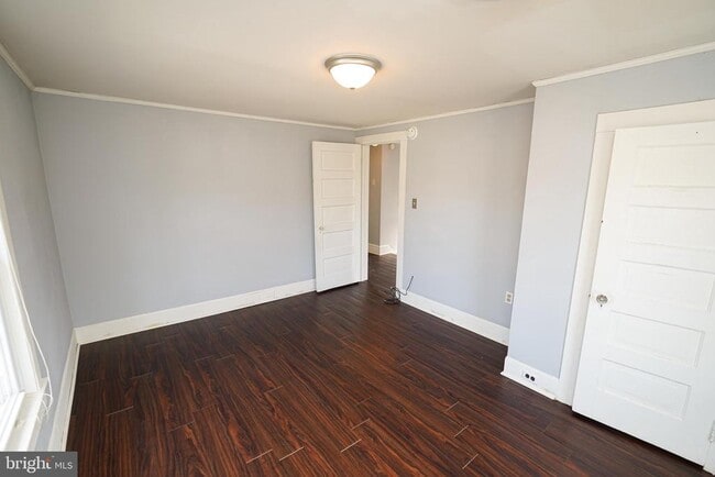 Building Photo - 605 Oak Hill Ave