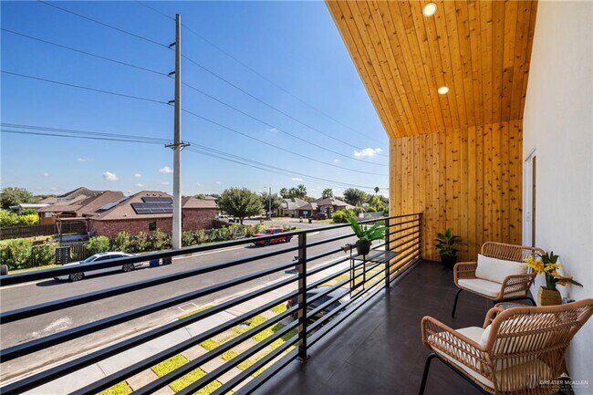 Building Photo - 2625 Warbler Ave