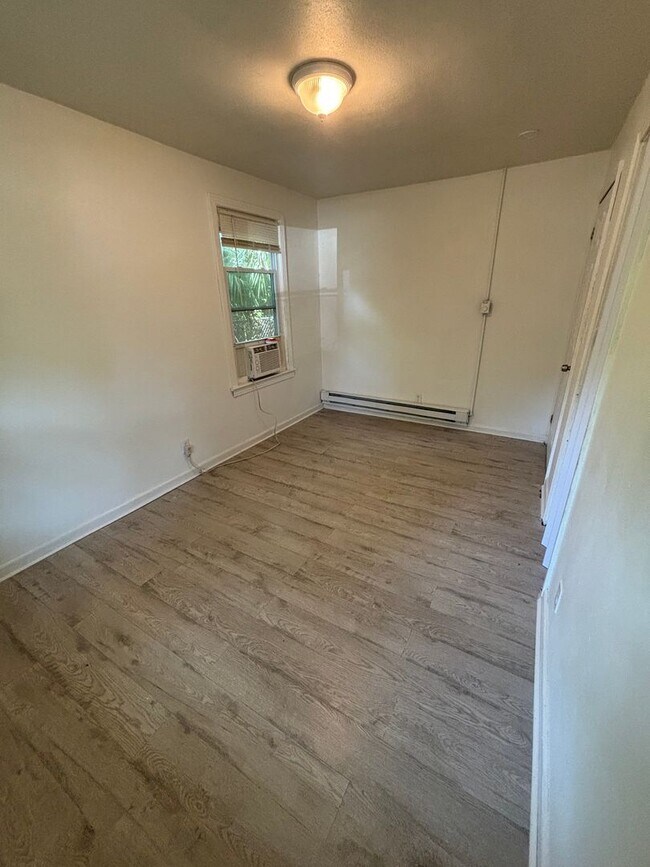 Building Photo - Charming 3-Bedroom Home in Jacksonville- A...