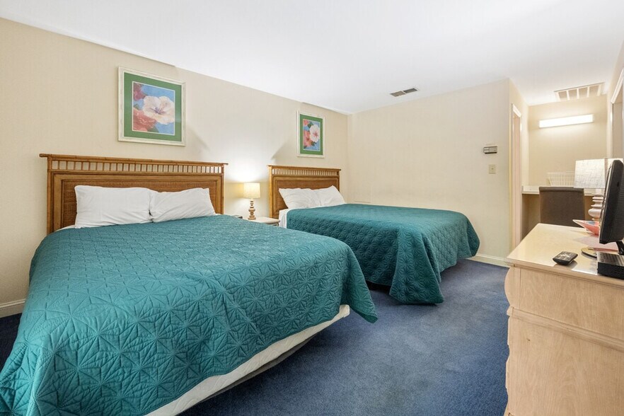 Building Photo - 1681 Weehaw Plantation Dr