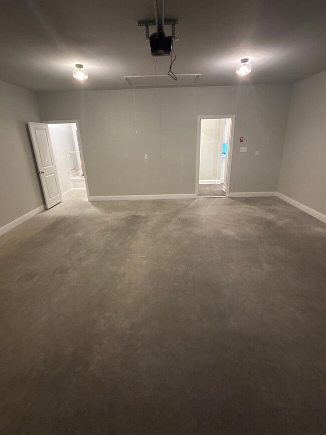 Building Photo - Beautiful South Tyler Rental in Royal Vista Estates!