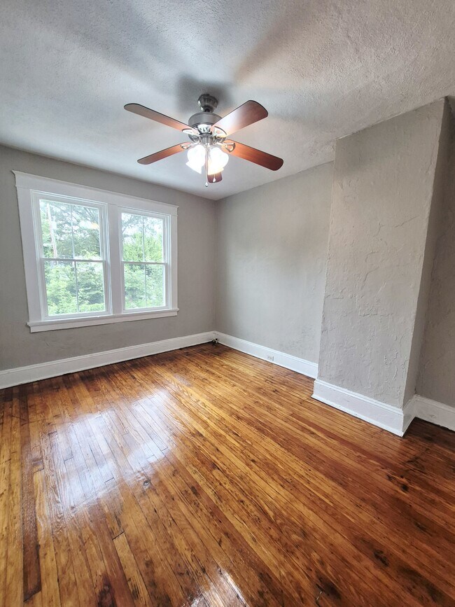 Building Photo - 3017 Dill Ave