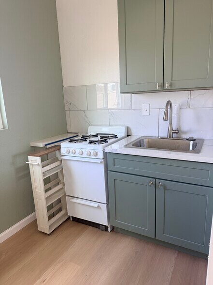 Building Photo - 13690 Old 215 Frontage Rd