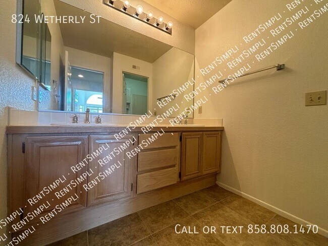 Building Photo - 824 Wetherly St