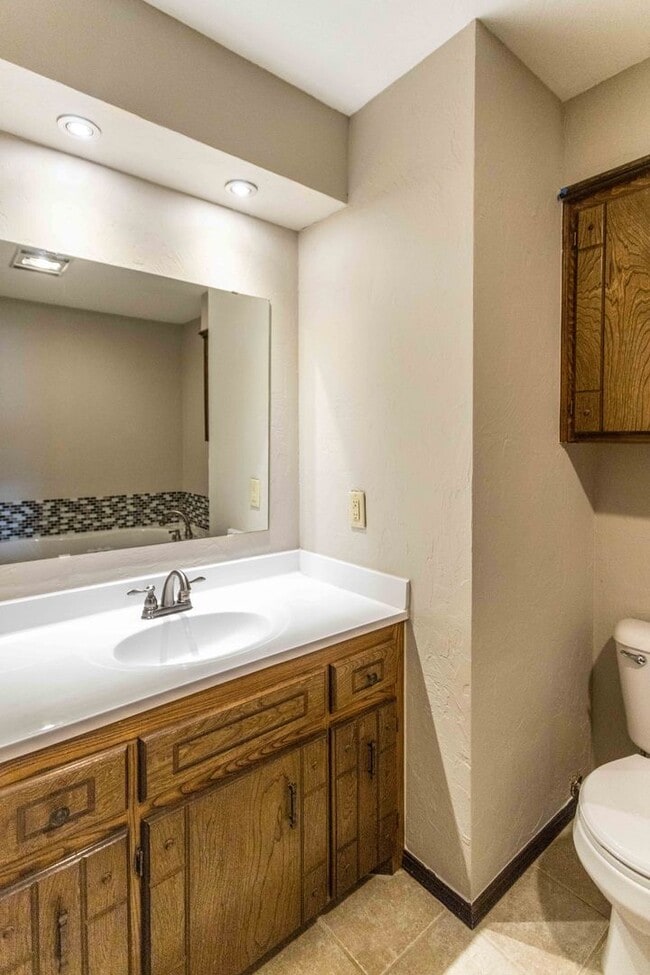 Building Photo - Single Family Home Weatherford