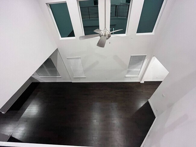 Building Photo - 1531 N Red Bud Ln