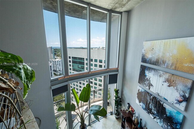 Building Photo - 690 SW 1st Ct