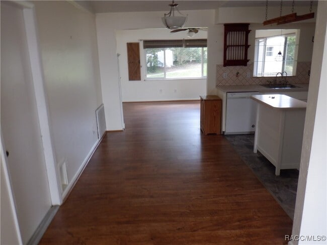 Building Photo - 3790 N Honeylocust Dr
