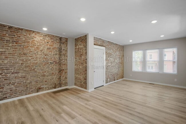 Building Photo - 3140 Magnolia Ave