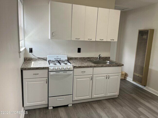 Building Photo - 406 NJ-35