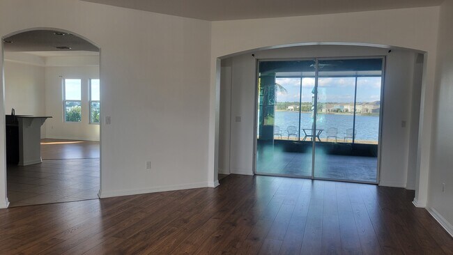 Building Photo - 563 Blue Cypress Dr