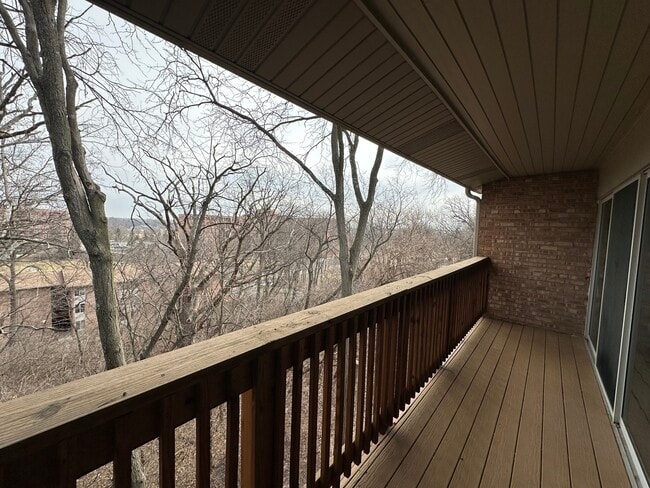 Building Photo - 5821 Oakwood Dr