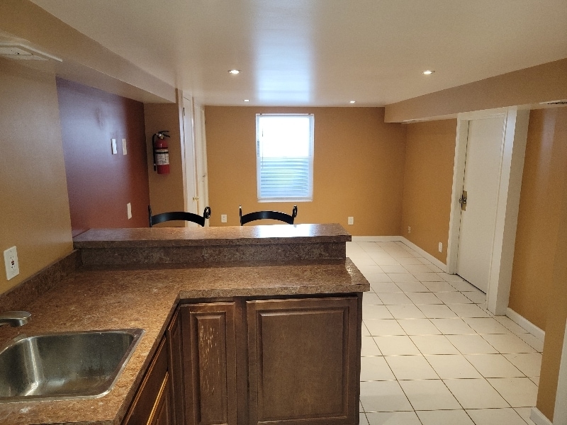 Building Photo - 2712 Urbana Dr