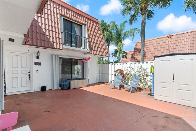 Building Photo - 1423 SW 28th Ave