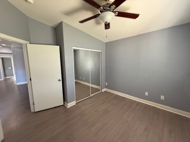 Building Photo - La Quinta Cove