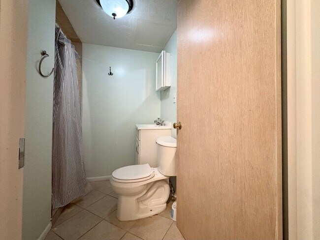 Building Photo - Charming 3-Bedroom Millcreek Home!