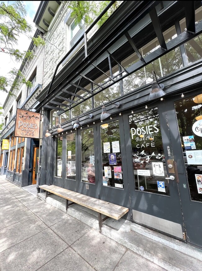 Building Photo - 1823 N Watts St