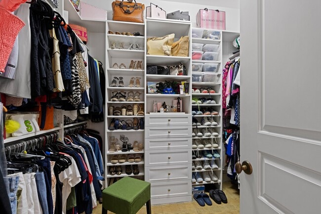 Building Photo - 1970 S Dixie Hwy