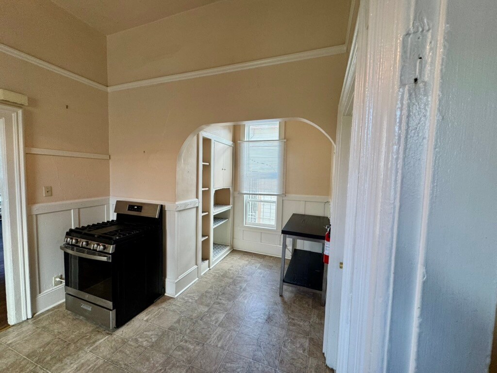 Kitchen - 1231 E 19th St