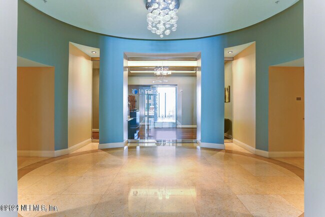 Building Photo - 1431 Riverplace Blvd