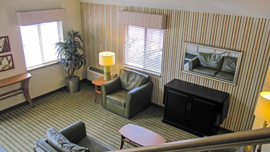 Building Photo - 530 Woods Lake Rd