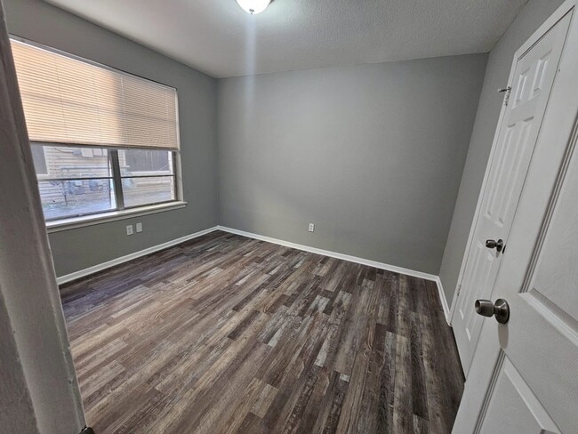 Building Photo - 3631 N MacGregor Way
