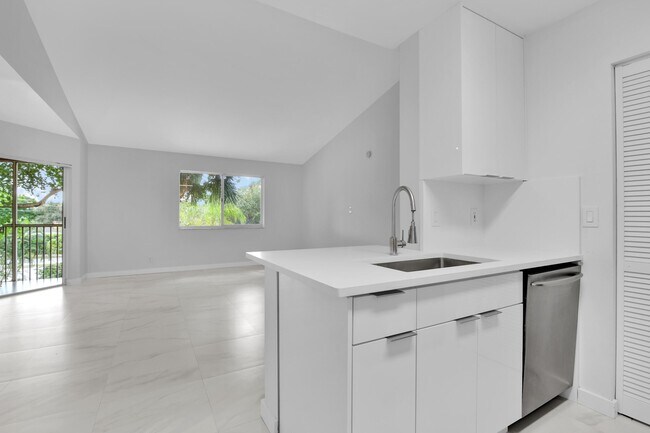 Building Photo - 4005 W McNab Rd