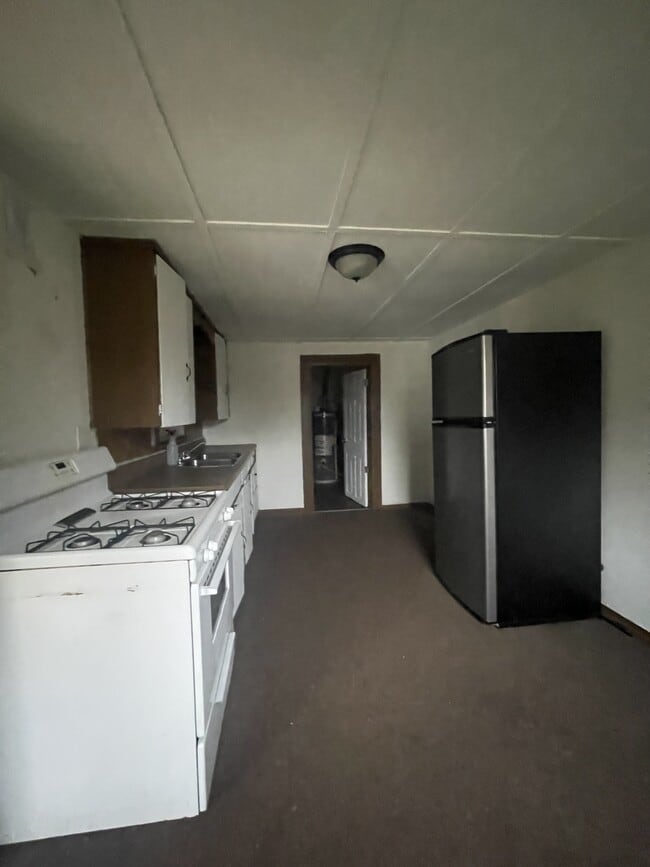 Building Photo - 321 SE 3rd St