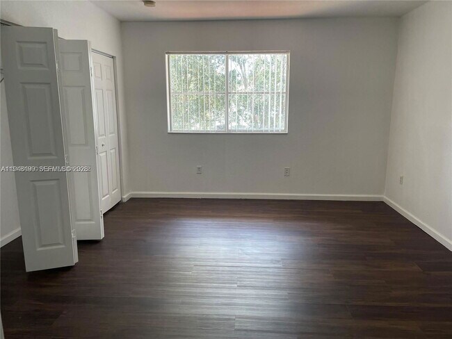 Building Photo - 2833 SW 82nd Ave