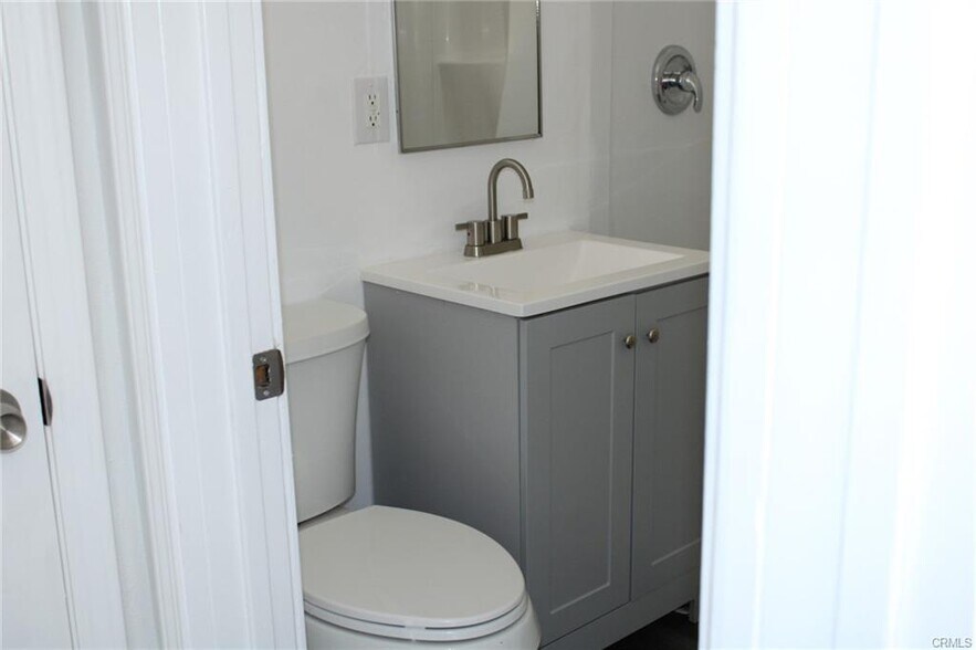 Building Photo - 144 E Avenue Q