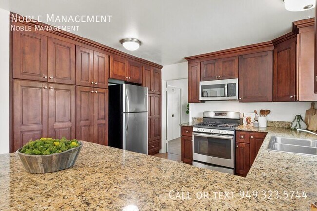 Building Photo - 700 S Yorba St