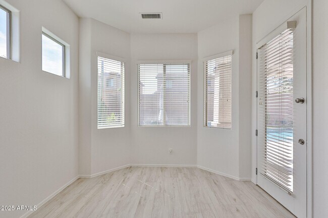 Building Photo - 30870 N 125th Dr