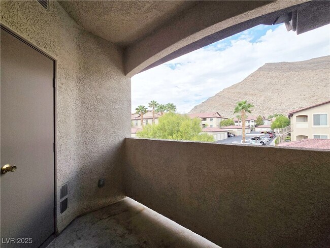 Building Photo - 3544 Desert Cliff St