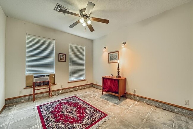 Building Photo - 801 Fm 971