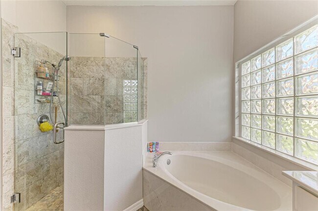 Building Photo - 7007 Bridle Path Ct
