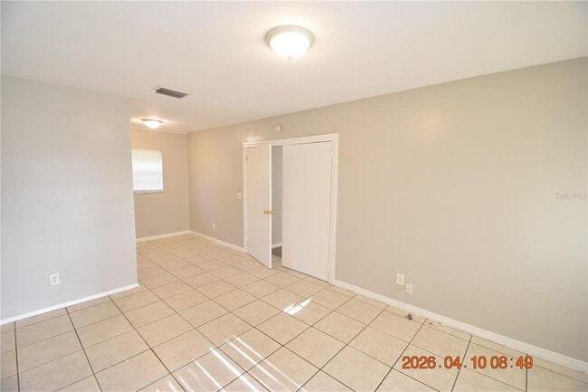 Building Photo - 10922 Hyacinth Ave