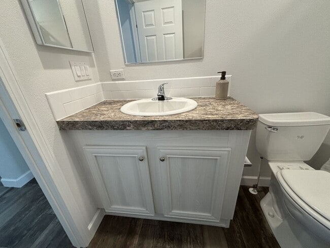 Building Photo - 1 Kimberly Ct