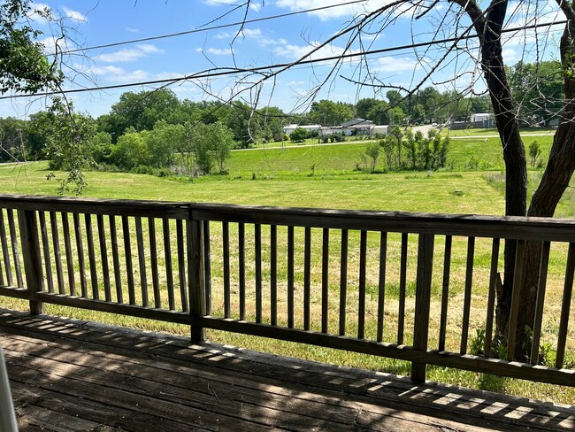 Building Photo - Spacious 4 Bedroom Home with Basement, Clo...