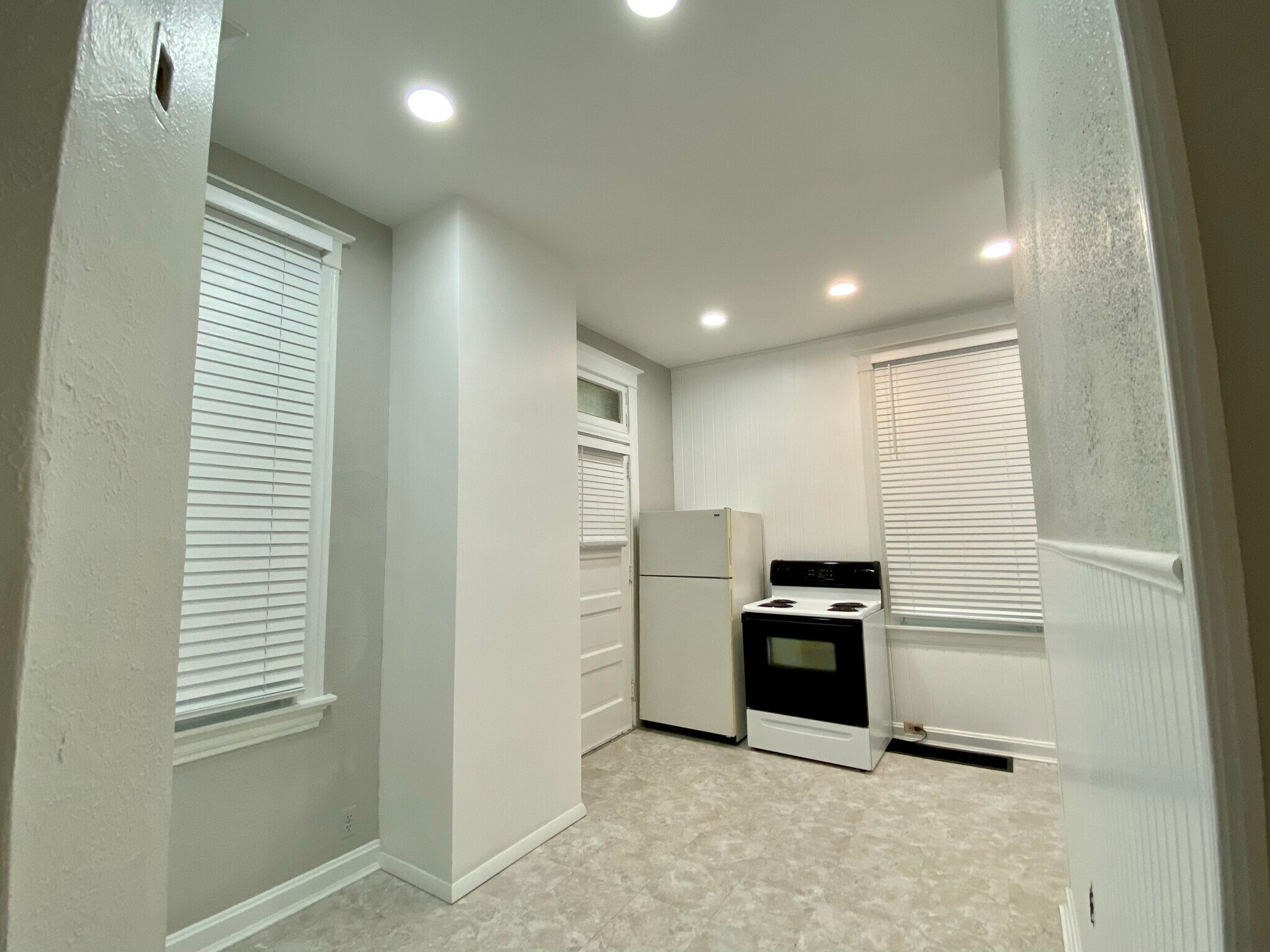 Building Photo - 4816 Myrtle Ave